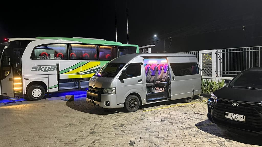Sewa Bus pariwisata Bandar Lampung Terdekat