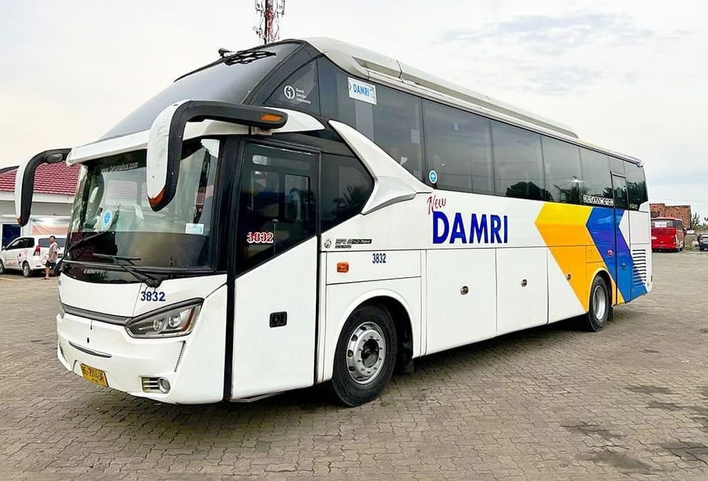 Bus Damri Palembang Lampung