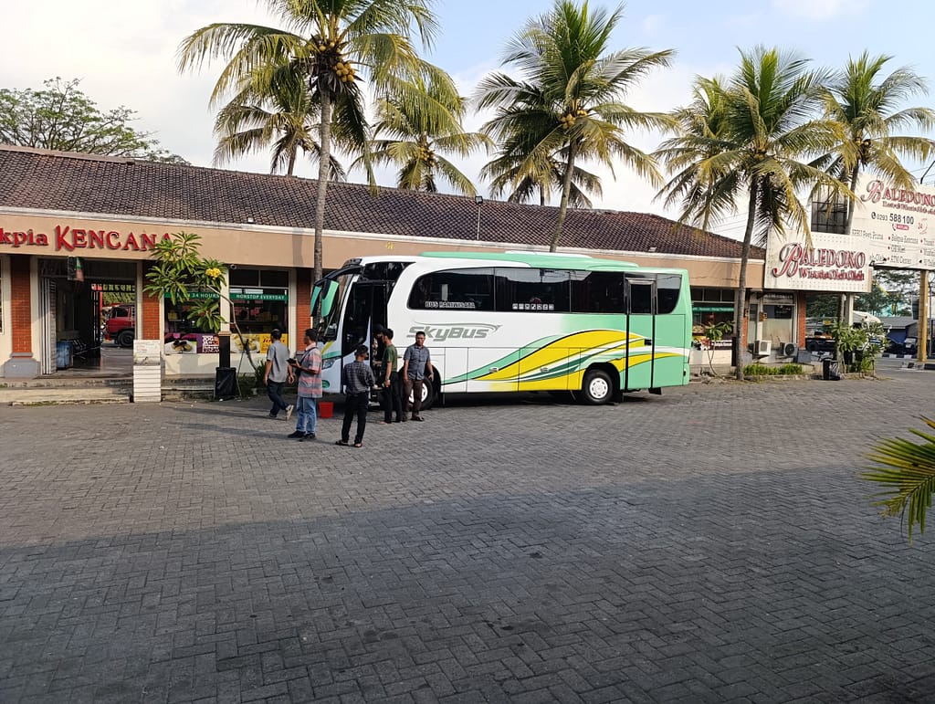 Sewa Bus Pariwisata Lampung