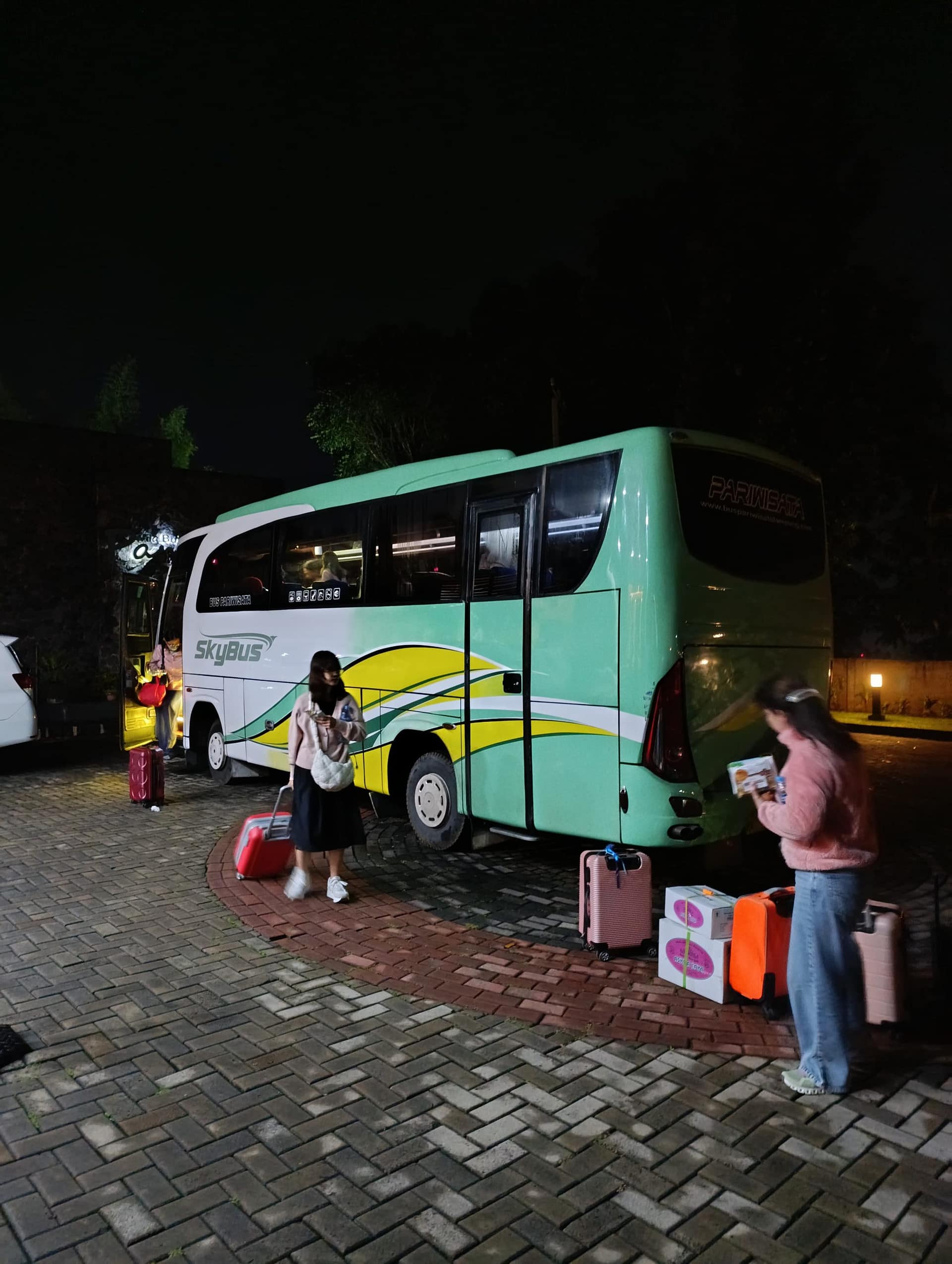 Sewa Mini bus Bandar Lampung 33 Seat