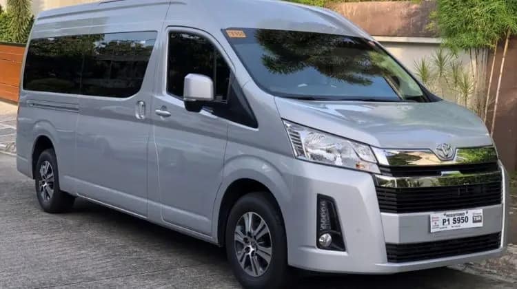 Sewa-Hiace-Premio-Lampung-mobil