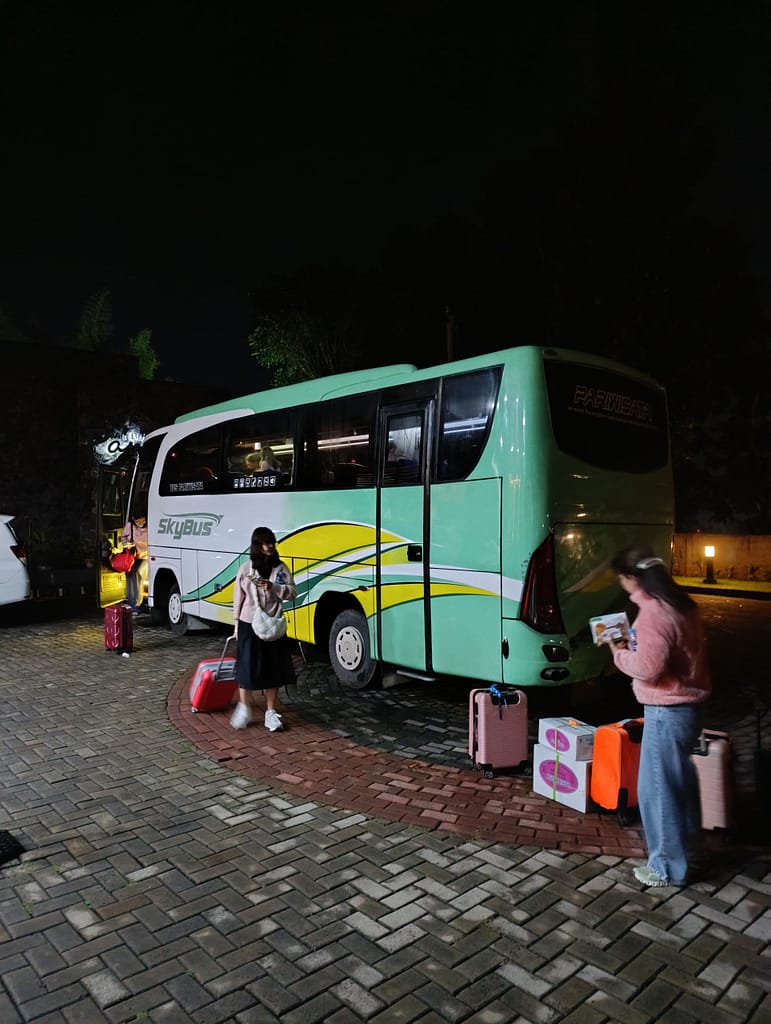 Sewa Mini bus Bandar Lampung 33 Seat